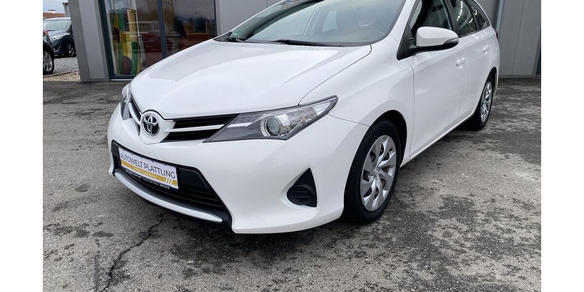 Toyota Auris 137.247 km 8.980 &euro; Plattling 94447