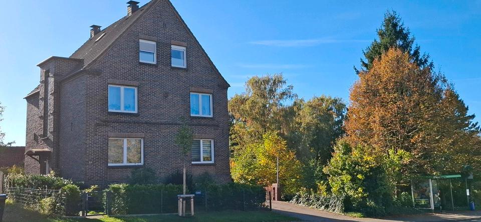 Mehrfamilienhaus mit Blick in Grüne zimmer