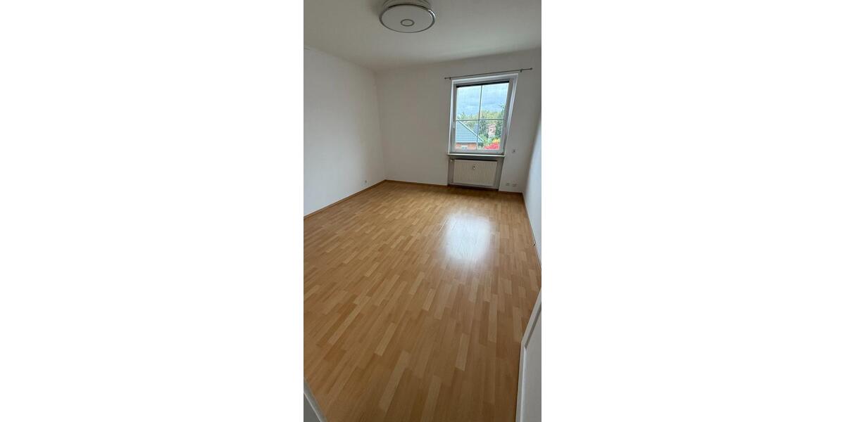 Etagenwohnung Erlensee - 3 Zimmer, 120 m&sup2;, 1.200&euro; | Angebot:25127055
