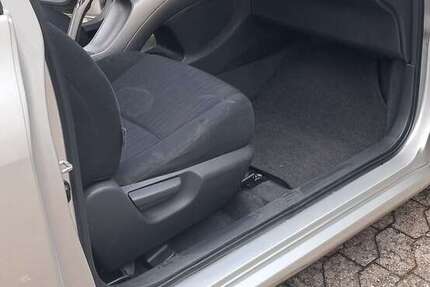 Toyota Auris 223.000 km 2.900 &euro; Lahnstein 56112