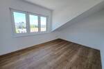 ERSTBEZUG MIT DACHTERRASSE 4 Zimmer, Gäste-WC & 2 Stellplätzen