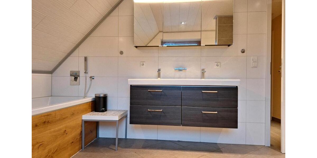 Einfamilienhaus Wilnsdorf - 4 Zimmer, 128 m&sup2;, 1.850&euro; | Angebot:26254365