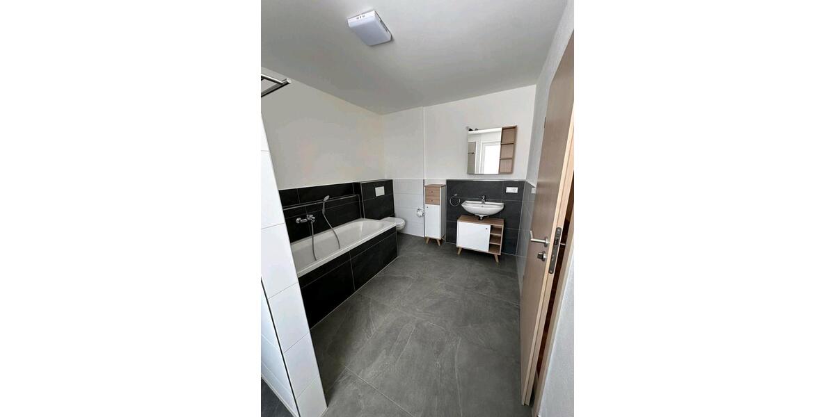 Doppelhaushälfte Albstadt - 4 Zimmer, 130 m&sup2;, 1.300&euro; | Angebot:26137746