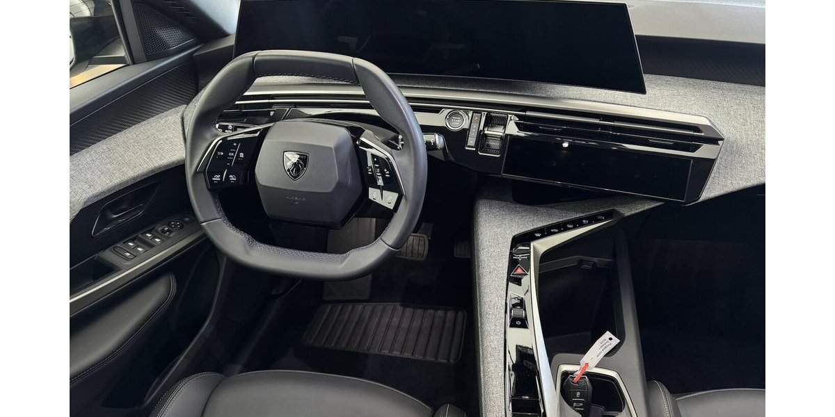 Peugeot 5008 145 Mild Hybrid Allure7 Sitzer LED 360°Cam 35.800 km 27.320 &euro; Lich 35423