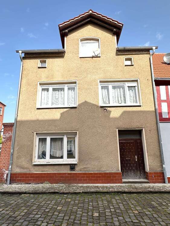 Haus zum Kaufen in Gardelegen 25.000 € 95 m²
