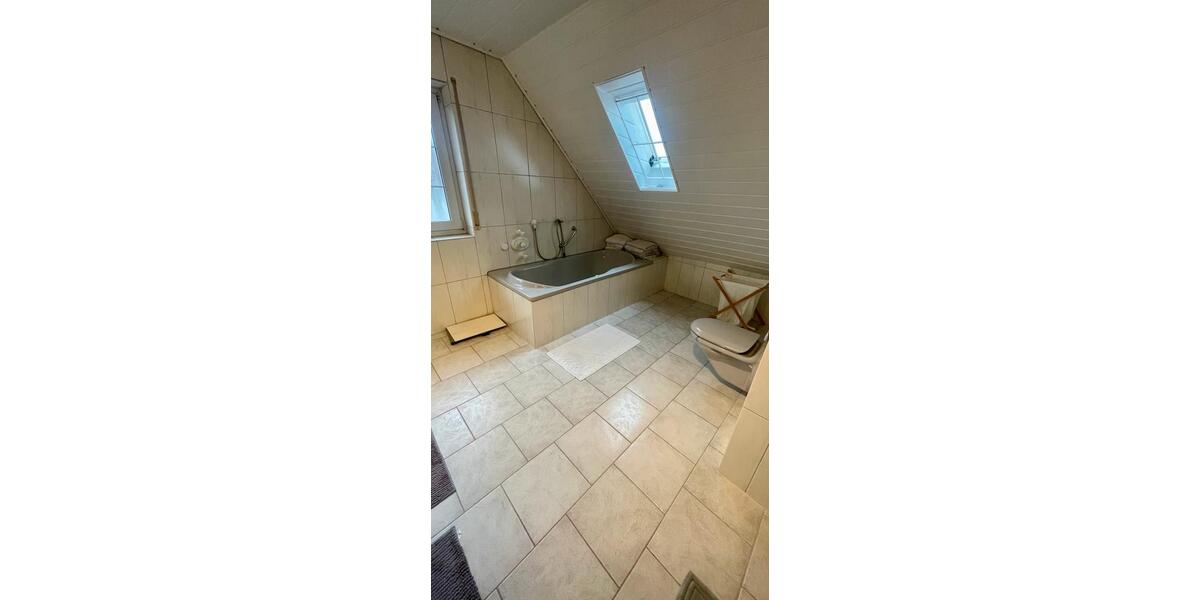 Dachgeschoßwohnung Langen (Hessen) - 3 Zimmer, 110 m&sup2;, 1.530&euro; | Angebot:25570232