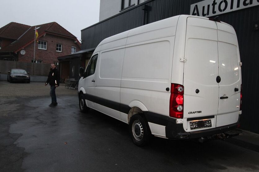 VW Crafter 199.520 km 9.900 € Schloß Holte 33758