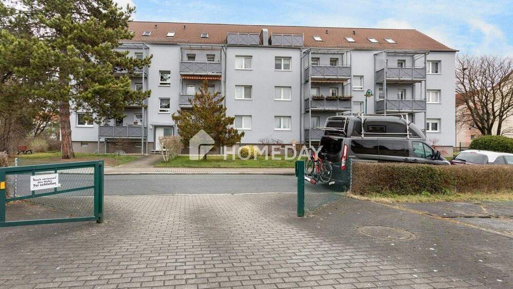 Großzügig & gemütlich: schöne Dachgeschosswohnung mit Balkon & Stellplatz - ruhiges Wohnen in Borna 4 zimmer