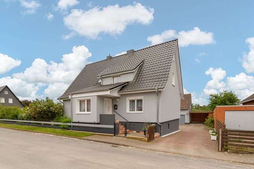 Haus zum Kaufen in Wrestedt 299.000 € 143 m²