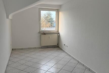Helle 3-Zimmer-Dachgeschosswohnung in ruhigem 5 Parteinhaus 3 zimmer