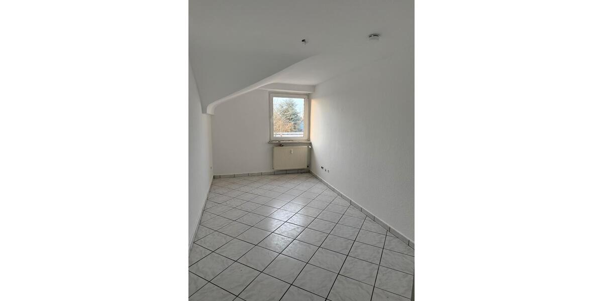 Helle 3-Zimmer-Dachgeschosswohnung in ruhigem 5 Parteinhaus 3 zimmer