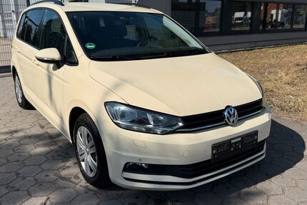 VW Touran 406.313 km 5.290 &euro; Hamburg 20539