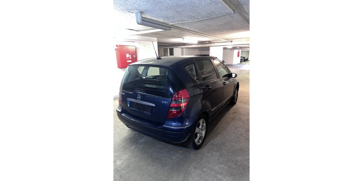 Mercedes-Benz A-Klasse 238.888 km 2.299 &euro; Düsseldorf 40213