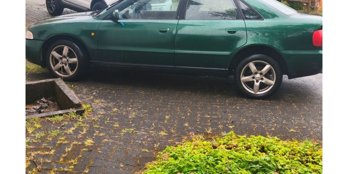 Audi A4 340.000 km 900 &euro; Nümbrecht 51588