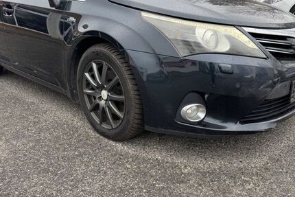 Toyota Avensis 311.492 km 3.650 &euro; Kamenz 01917