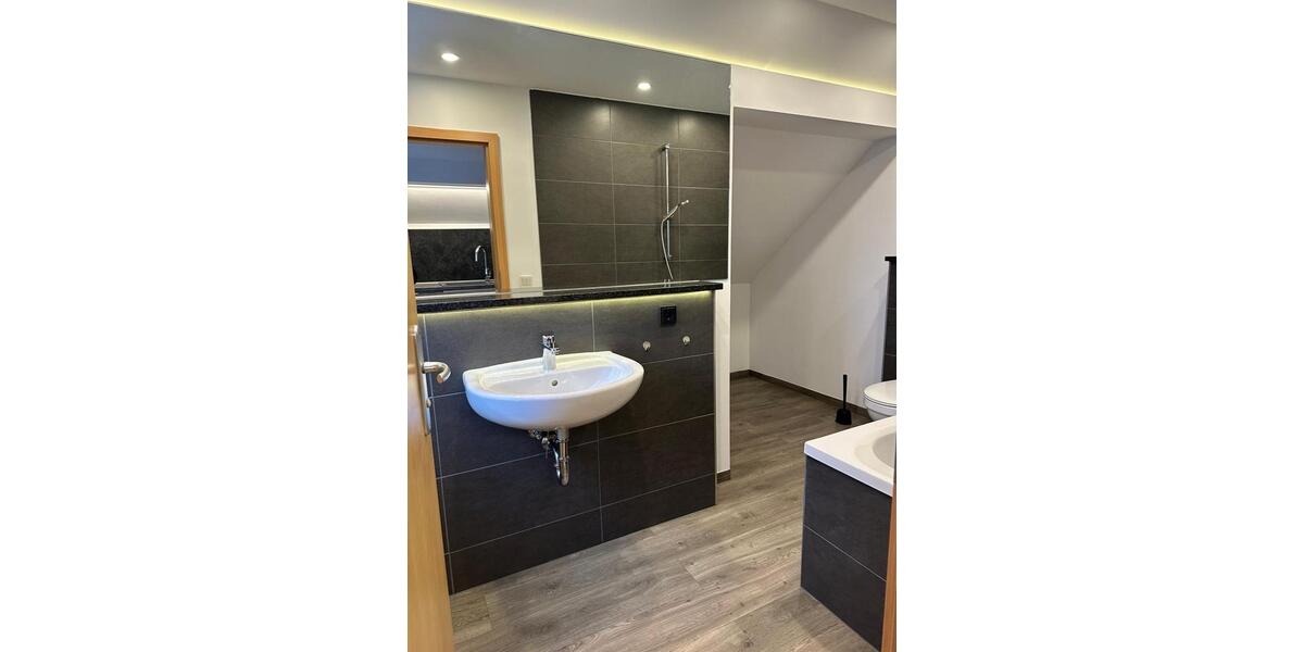 Dachgeschoßwohnung Großräschen - 1 Zimmer, 65 m&sup2;, 500&euro; | Angebot:25407256