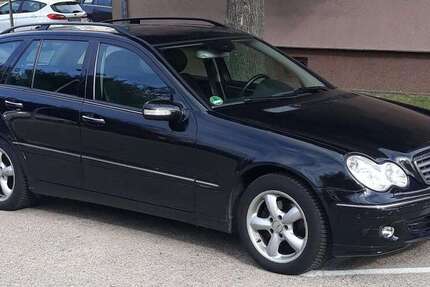 Mercedes-Benz 220 281.000 km 3.555 € Muecheln 06249