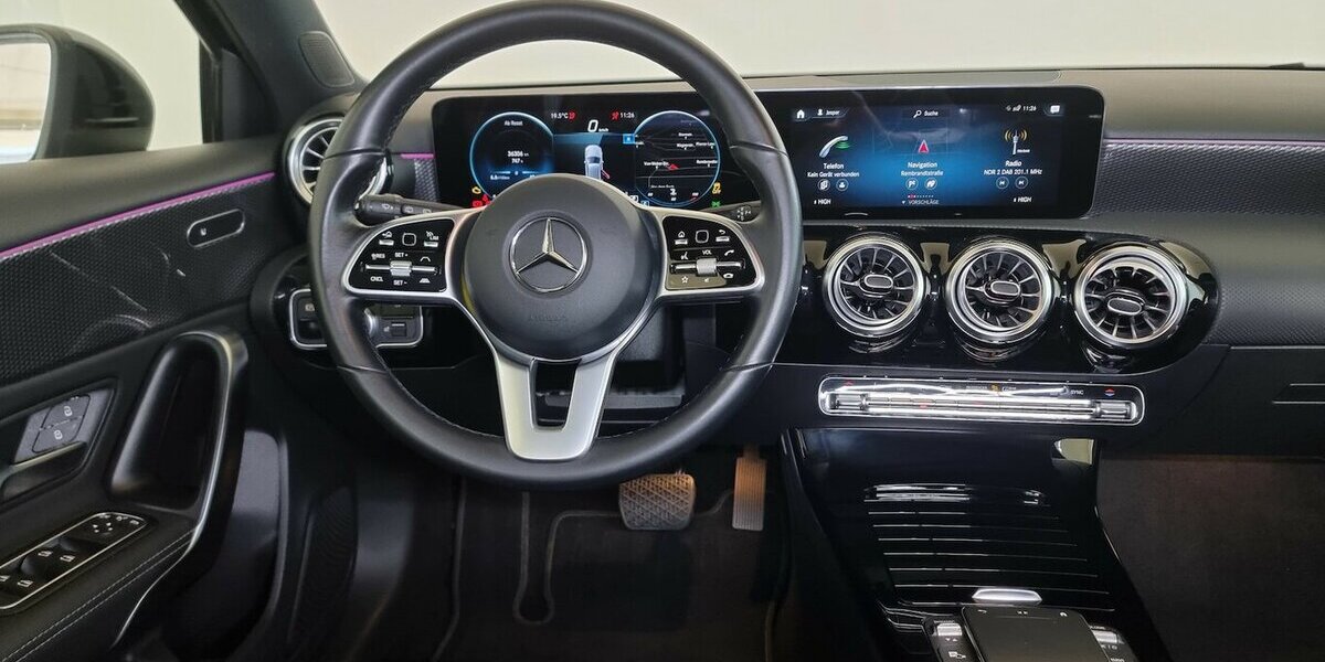 Mercedes-Benz A 220 d Progressive LED ACC AHK Kamera Keyless 41.300 km 28.850 &euro; Garrel 49681