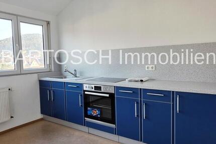 **3 Zimmer Dachgeschosswohnung mit Weitblick und Küchenzeile** 3 zimmer