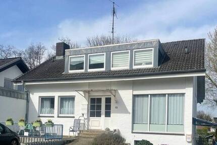 **VOLL MÖBLIERTE 3 Zimmer Erdgeschoßwohnung MIT 2 KLEINEN BALKONEN - NUR 500 METER VOM STRAND ENTFERNT**