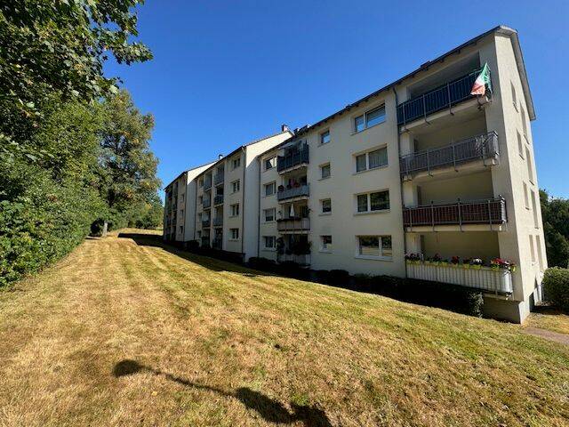 RESERVIERT! Renovierte und gepflegte 3-Zimmer Mietwohnung mit Balkon in Plettenberg