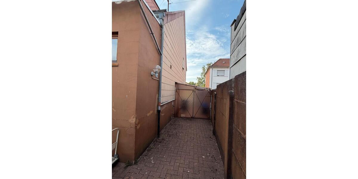 Doppelhaushälfte Bexbach - 6 Zimmer, 150 m&sup2;, 160.000&euro; | Angebot:27117406