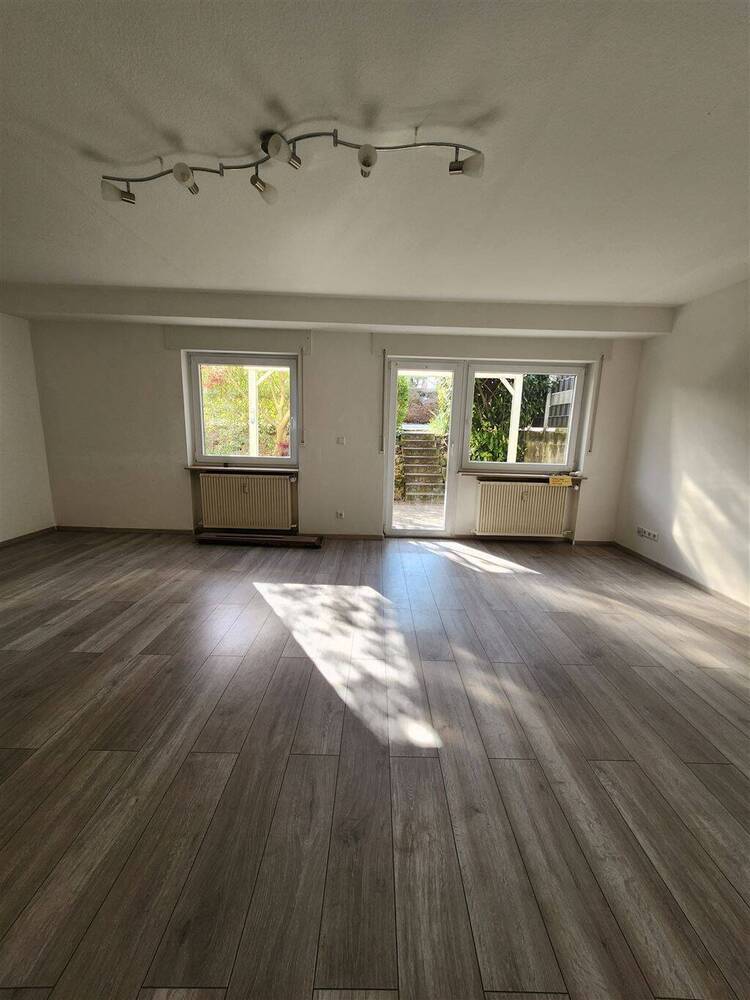 2 Zimmer Terrassenwohnung in Stadtnähe