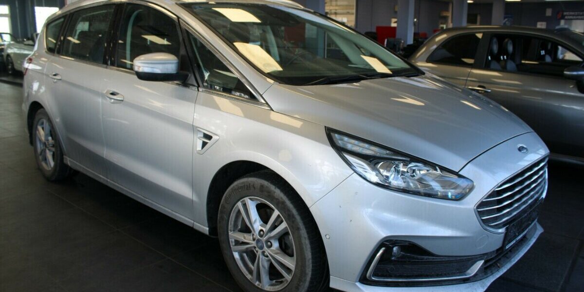 Ford S-Max 2.5 Duratec FHEV TITANIUM -AHK - 97.950 km 22.980 &euro; Euskirchen 53881