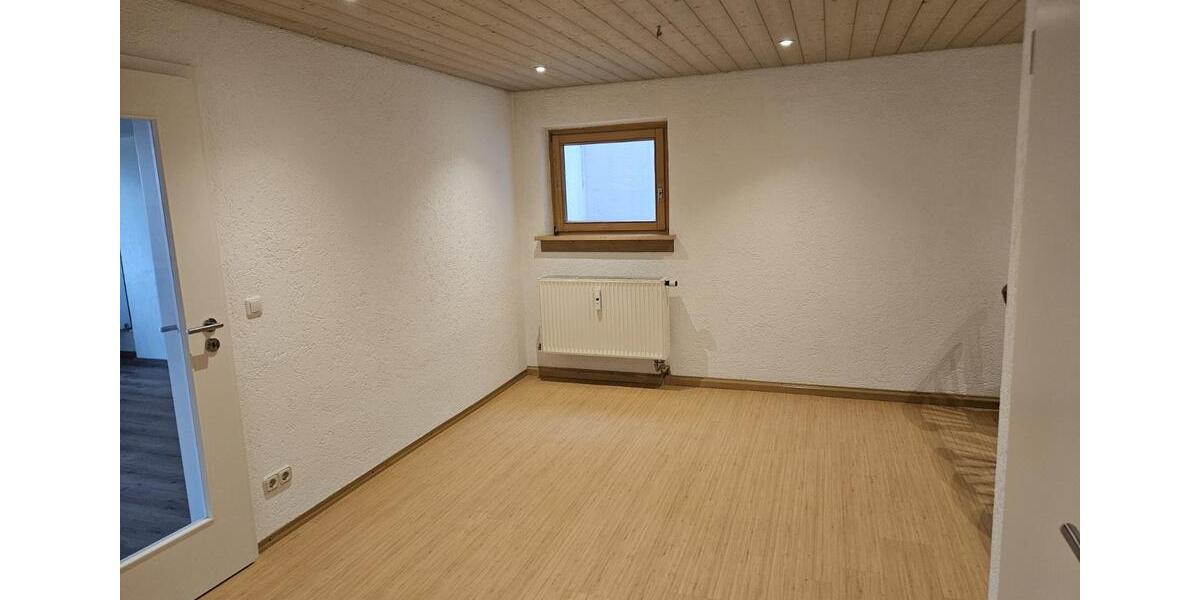 Etagenwohnung Seefeld - 2 Zimmer, 90 m&sup2;, 1.230&euro; | Angebot:26023271