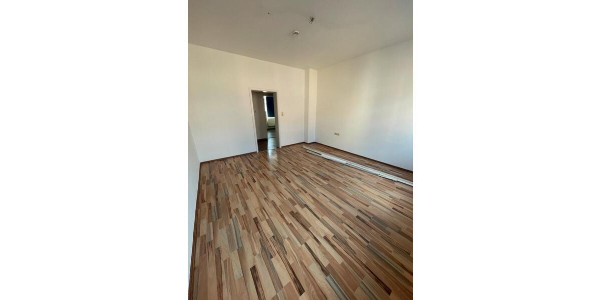 Etagenwohnung Eisenberg - 1 Zimmer, 63 m&sup2;, 425&euro; | Angebot:25237457