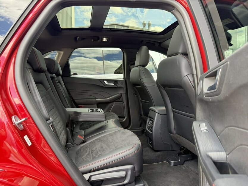 Kuga 2.5 HYBRID ST-LINE X/PANORAMA/KAMERA/1.HAND