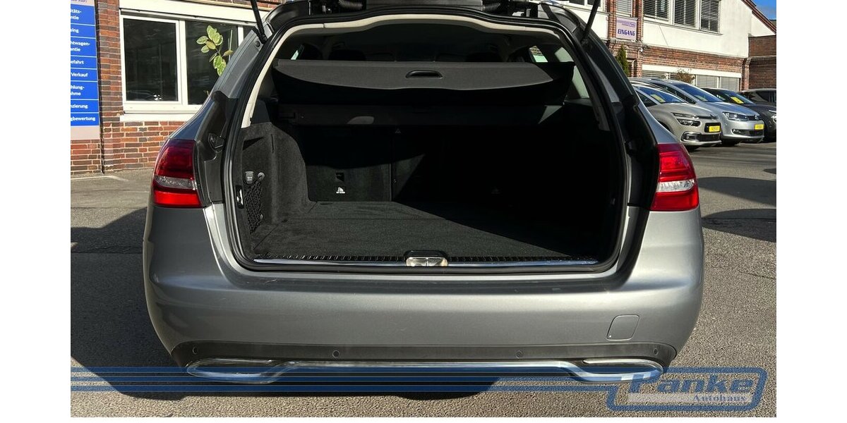 Mercedes-Benz C 250 C -Klasse*LED*Navi*R+F-Cam*Leder*Belüftete 87.057 km 19.980 € Berlin 13187