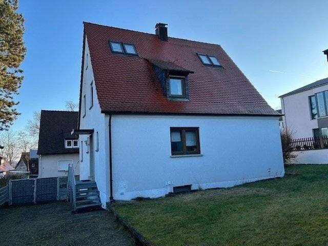 Einfamilienhaus Herzogenaurach - 7 Zimmer, 122 m&sup2;, 690.000&euro; | Angebot:25565815