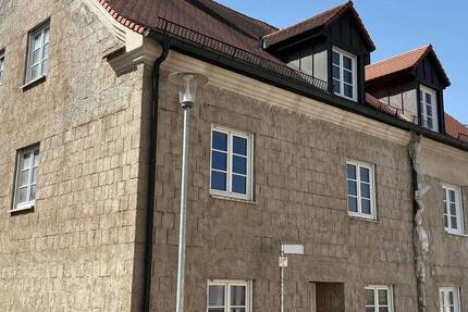 Haus Harburg (Schwaben) Harburg - 8 Zimmer, 235 m&sup2;, 490.000&euro; | Angebot:23953457