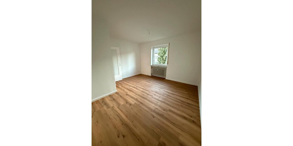 Etagenwohnung Wunsiedel - 4 Zimmer, 104 m&sup2;, 870&euro; | Angebot:25614800