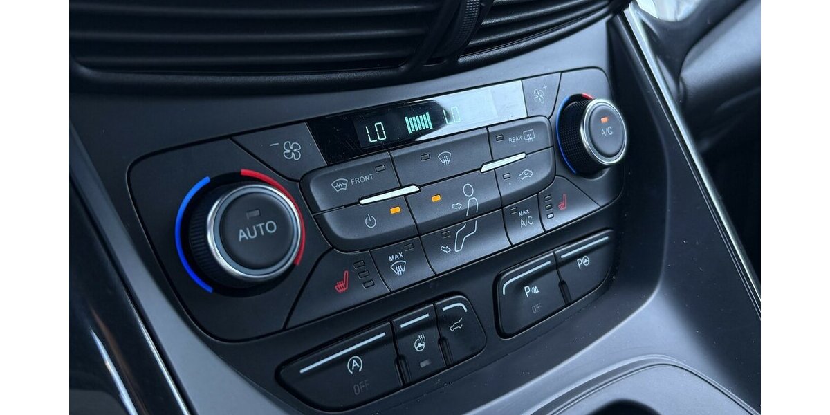 Ford Kuga 2.0 St Line SYNC/KAMERA/NAVI/SHZ/AHK/DAB 71.424 km 18.900 &euro; Villingen-Schwenningen 78054