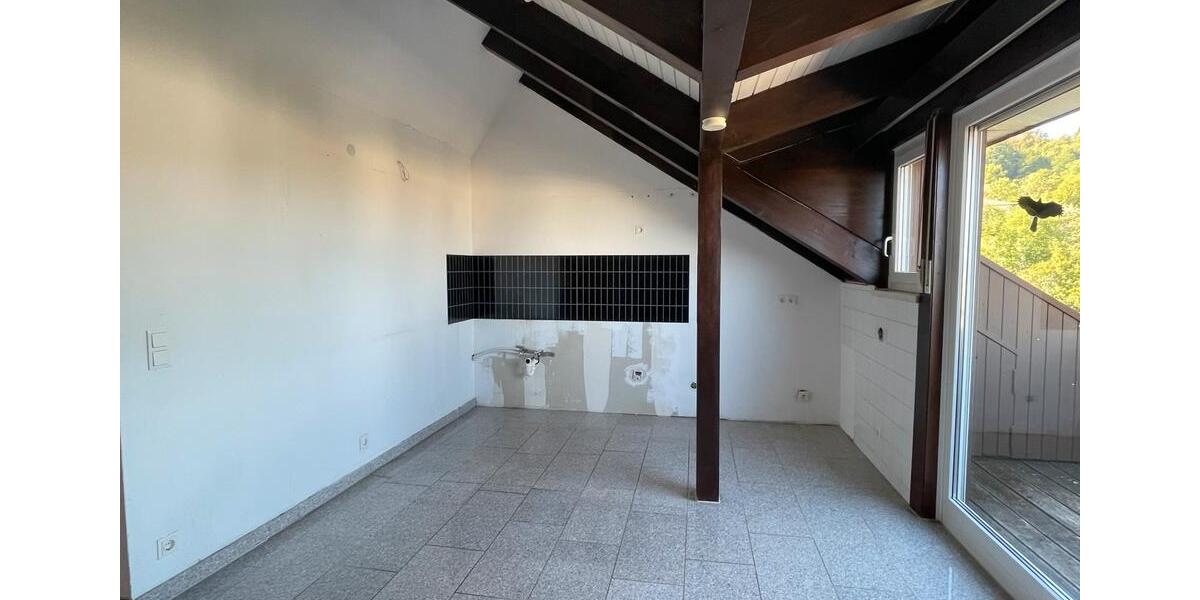 Dachgeschoßwohnung Bad Boll - 2.5 Zimmer, 69 m&sup2;, 179.000&euro; | Angebot:27426933