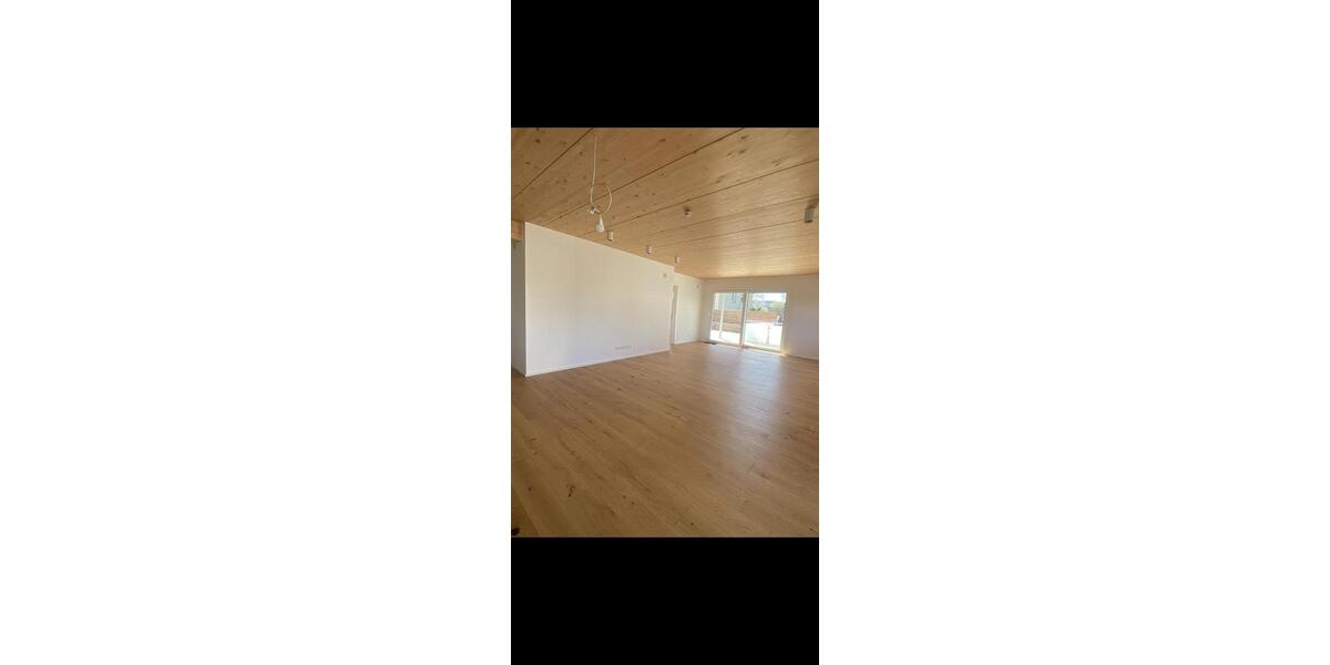 Erdgeschoßwohnung Backnang - 3 Zimmer, 95 m&sup2;, 1.385&euro; | Angebot:26088252