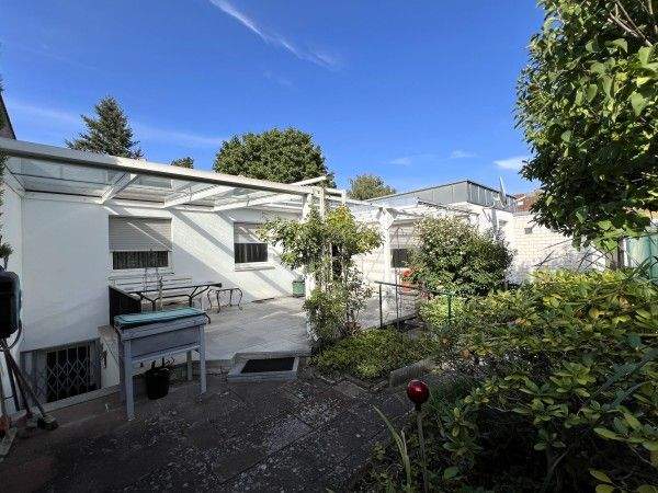 Eckhaus im Bungalowstil mit Garten in ruhiger Lage 5 zimmer