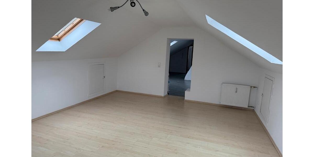 1,5 Zimmer DG Wohnung 1 zimmer