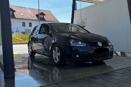 VW Golf 260.000 km 2.200 € Moosinning 85452