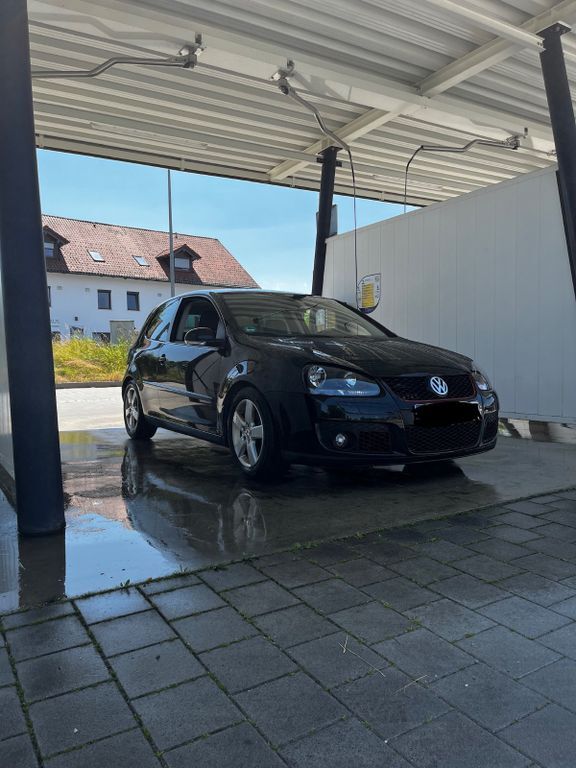 VW Golf 260.000 km 2.200 € Moosinning 85452