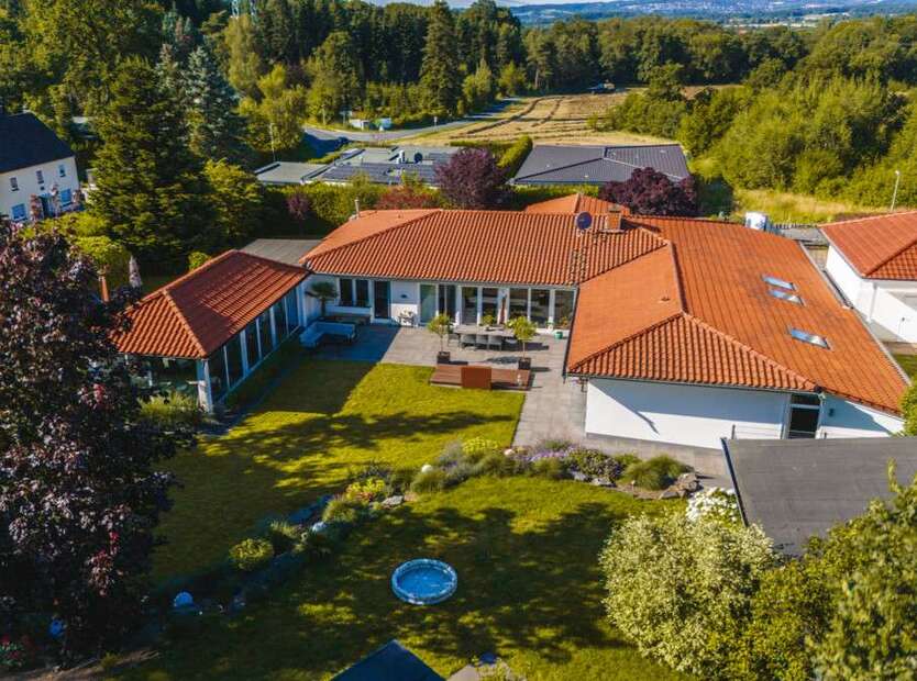 Haus zum Kaufen in Iserlohn Sümmern 989.000 € 282 m²