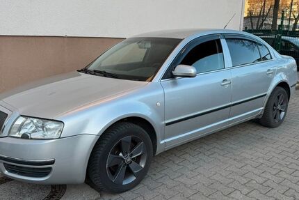Skoda Superb 200.000 km 2.200 &euro; Berlin 12045