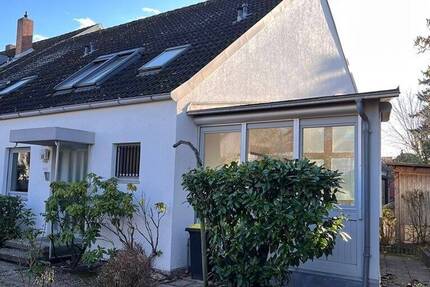 Tolle Lage Wetzendorf, ruhig + stadtnah! Renoviertes REH mit Anbau, Wintergarten + Garage! 5 zimmer