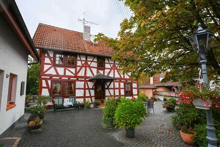 Haus zum Kaufen in Hünstetten 619.000 € 170 m² 8 zimmer