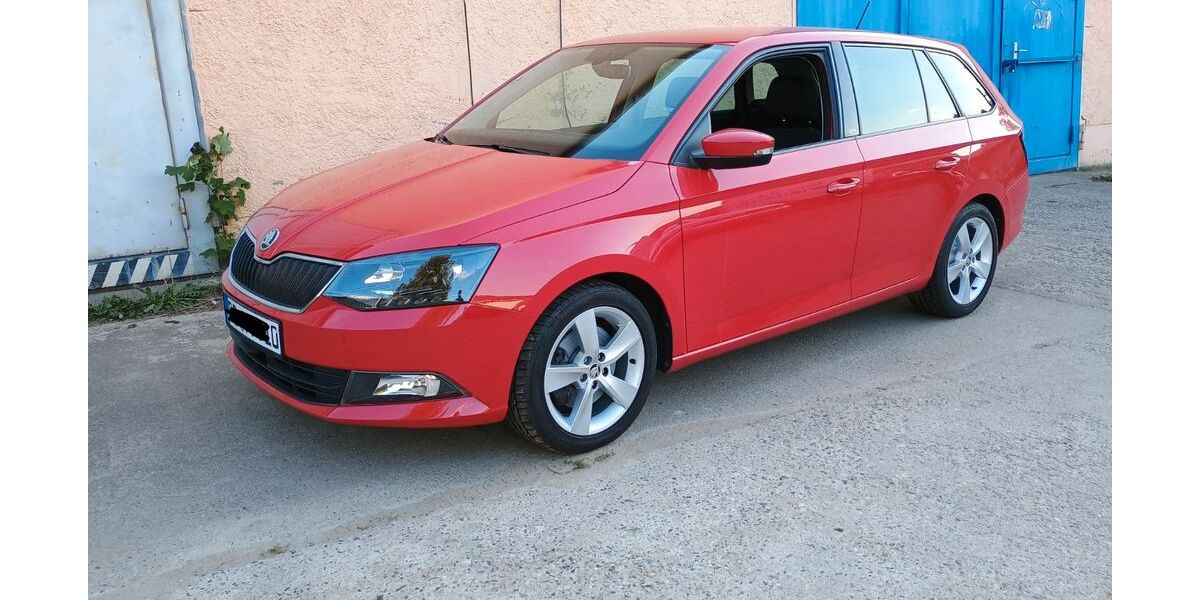Skoda Fabia 64.000 km 10.400 &euro; Dresden 01099