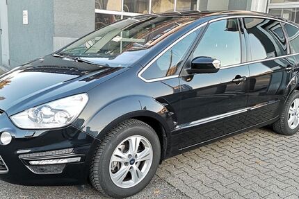 Ford S-Max 164.000 km 2.950 &euro; Ofterdingen 72131