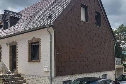 Gepflegtes Einfamilienhaus mit großem Balkon und Garage im Haus, in ruhiger Sackgasse von St. Ingbert Nähe Innenstadt (zentral und doch ruhig)