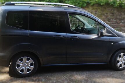 Ford Tourneo Courier 125.284 km 7.400 &euro; Köln 50937